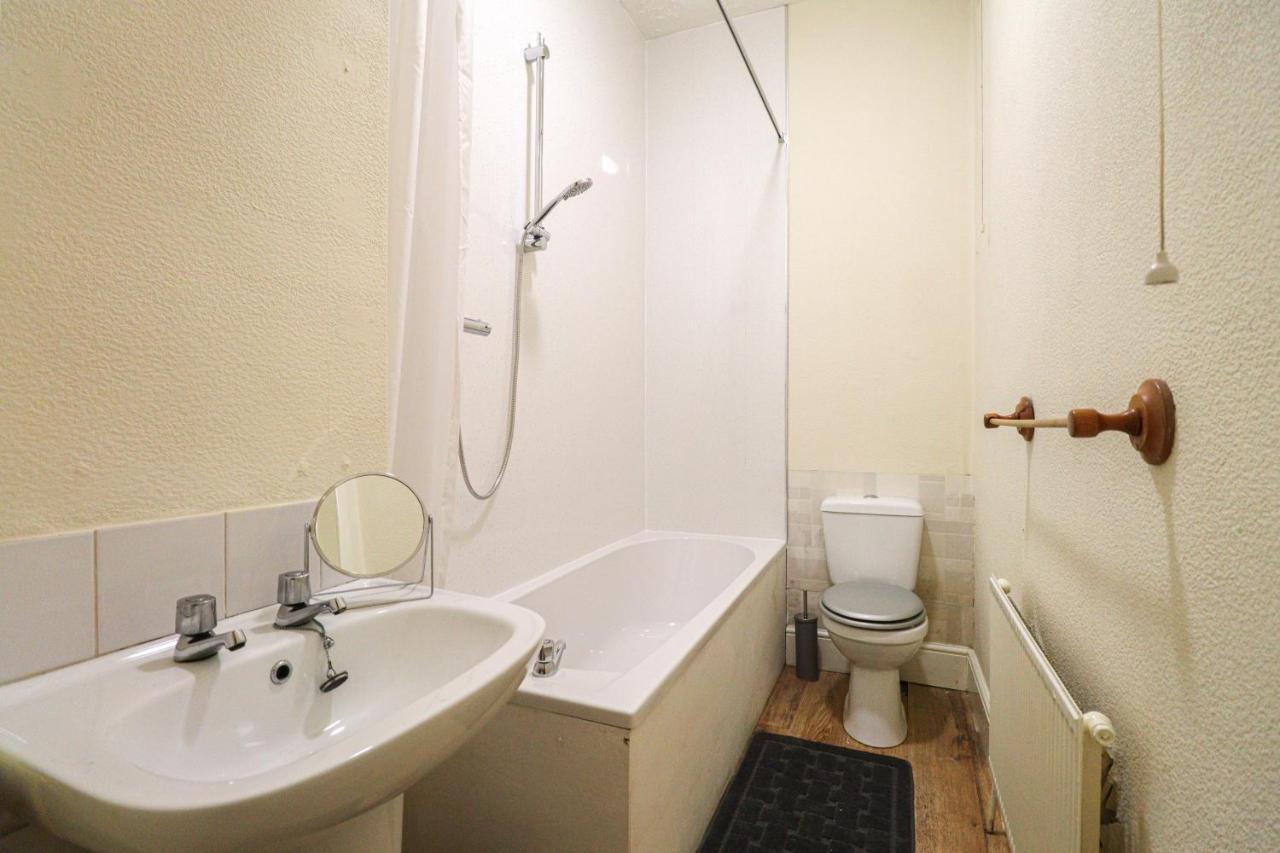 Cosy Ardrossan Apartment Dış mekan fotoğraf